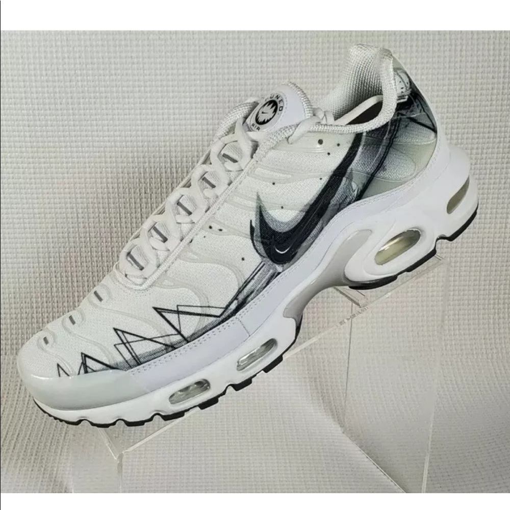 Air Max Plus SE Shark Le Requin White BV7826-100